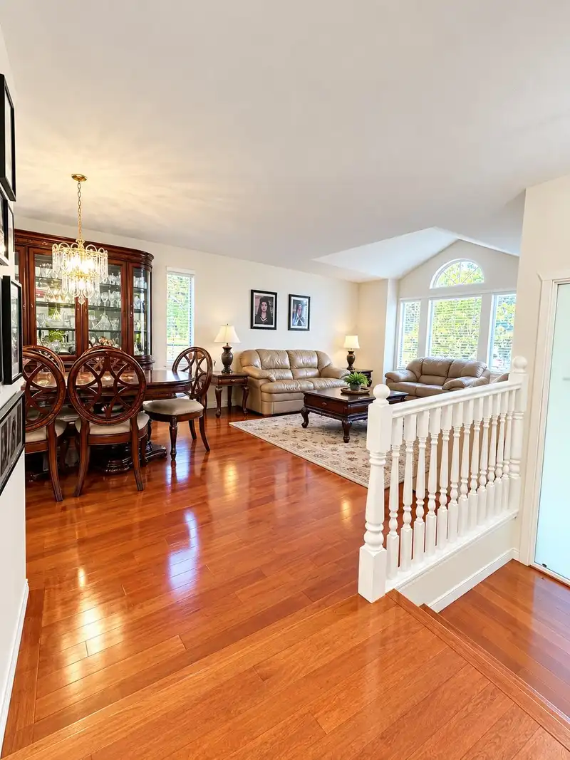 3024 SOUTHERN CRESCENT - photo 4 of 11