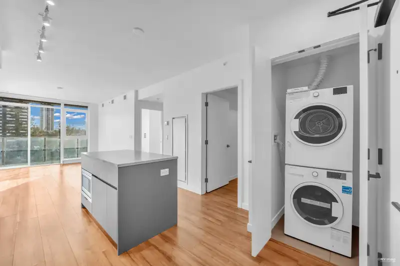 907 13428 105 AVENUE - photo 3 of 36