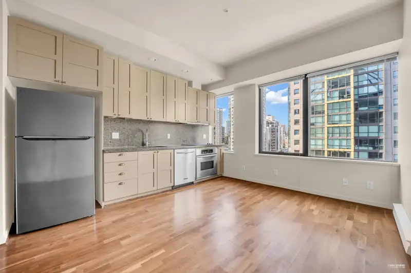 1113 1333 W GEORGIA STREET - photo 4 of 26