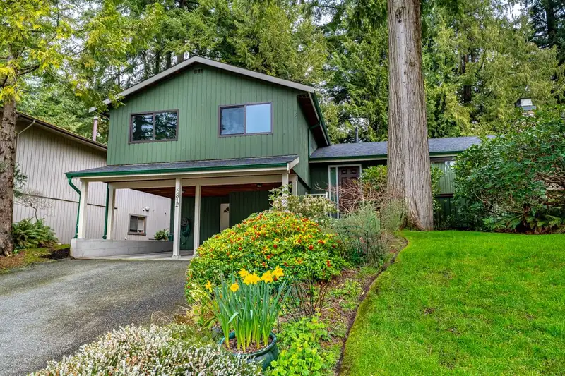6812 WESTVIEW DRIVE - photo 2 of 40