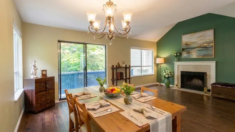 13 9000 ASH GROVE CRESCENT - photo 2 of 38