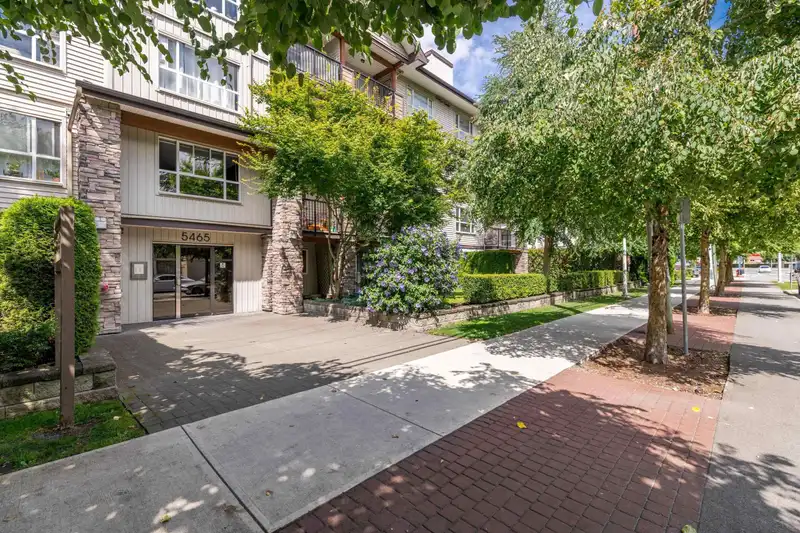113 5465 203 STREET - photo 1 of 40