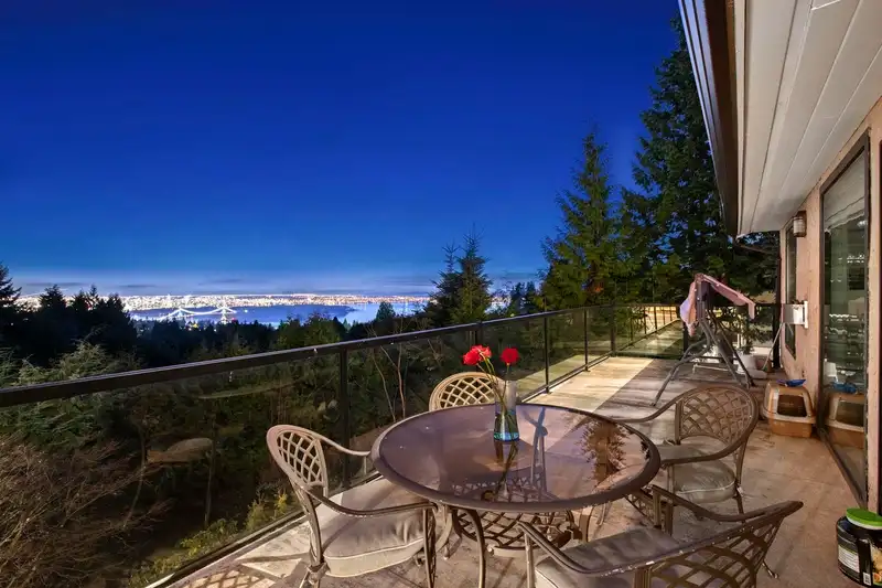 1375 BURNSIDE ROAD - photo 2 of 37
