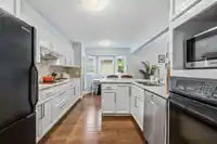 22 101 PARKSIDE DRIVE - thumbnail 10