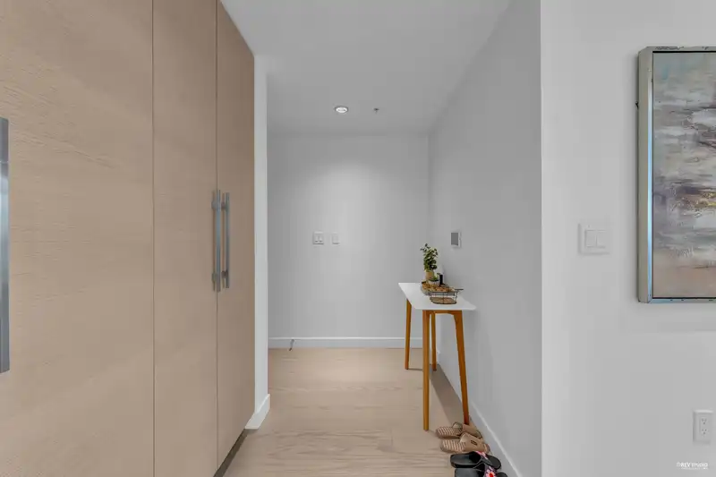 2212 1289 HORNBY STREET - photo 1 of 36