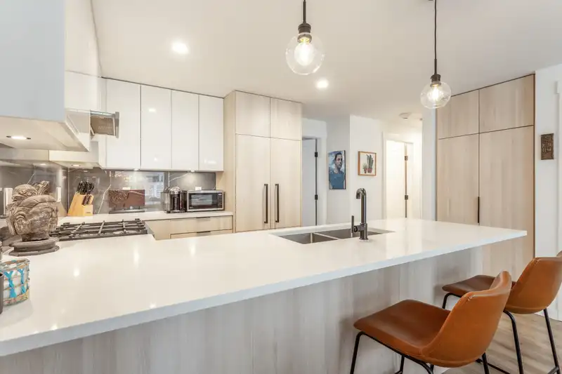 6 237 RIDGEWAY AVENUE - photo 2 of 27