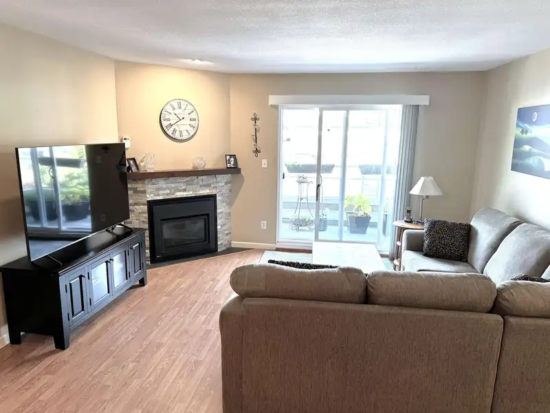 317 15875 MARINE DRIVE - photo 1 of 31