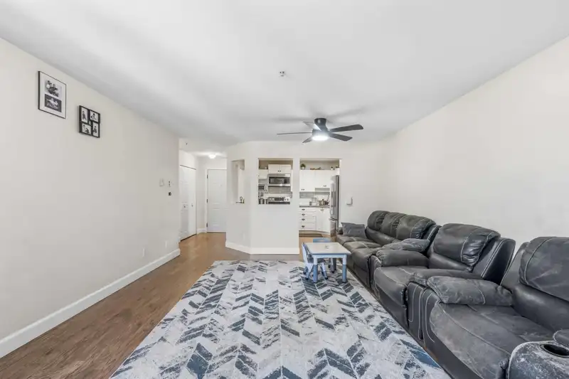 405 2435 CENTER STREET - photo 4 of 30