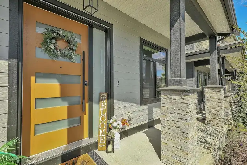 19665 76 AVENUE - photo 3 of 38