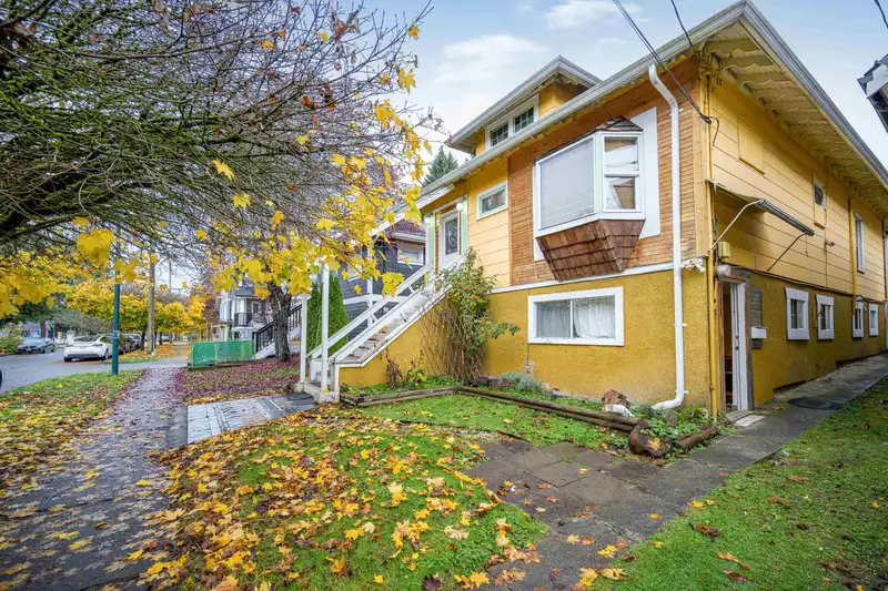 3838 INVERNESS STREET - photo 2 of 36