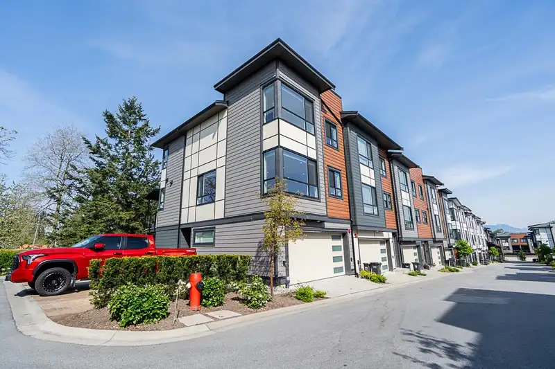 30 20150 81 AVENUE - photo 2 of 38