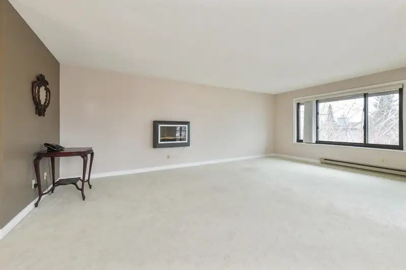 301 15317 THRIFT AVENUE - photo 3 of 25