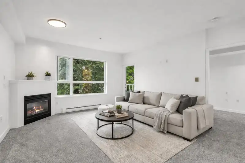 206 3151 CONNAUGHT CRESCENT - photo 2 of 26