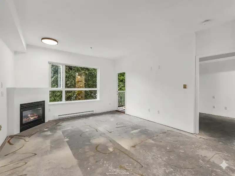 206 3151 CONNAUGHT CRESCENT - photo 3 of 26