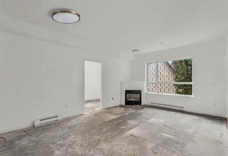 206 3151 CONNAUGHT CRESCENT - photo 4 of 26