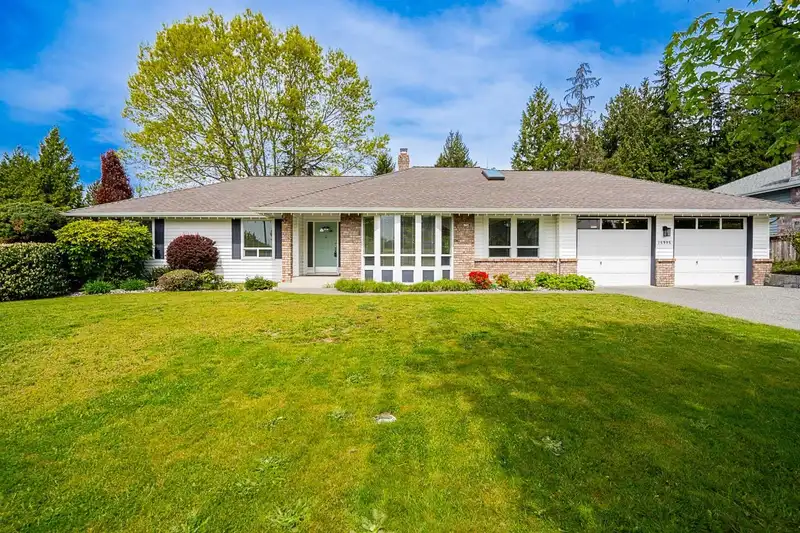 15395 112A AVENUE - photo 2 of 38