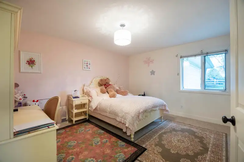 6911 CHILLIWACK RIVER ROAD - photo 1 of 40