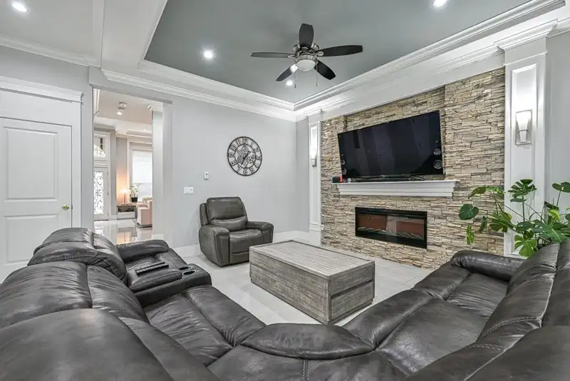 5916 139 STREET - photo 1 of 40