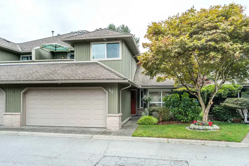 42 8560 162 STREET - photo 3 of 40