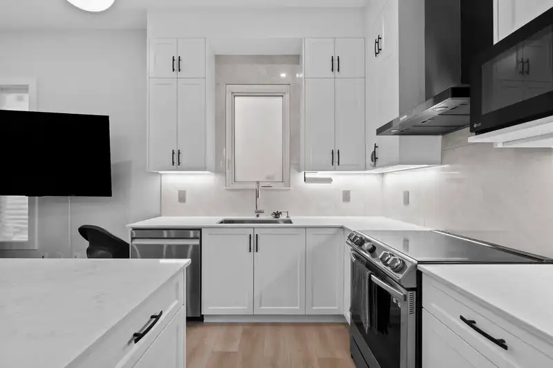 5499 MANOR STREET - photo 4 of 18