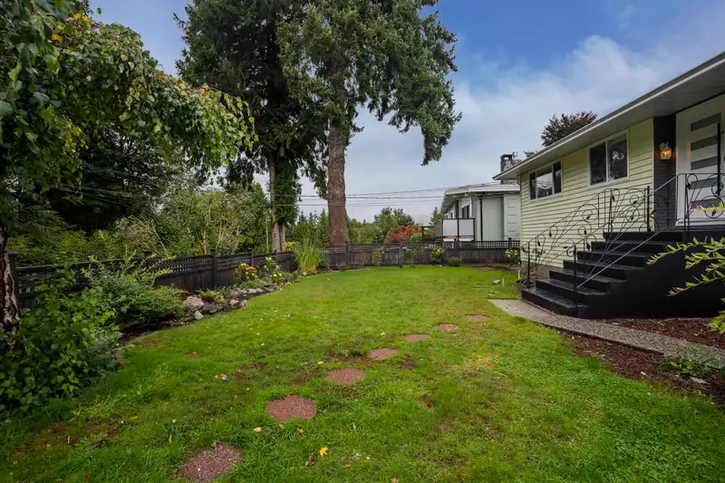 11318 GLEN AVON DRIVE - photo 3 of 19