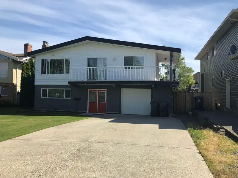 26864 27 AVENUE - photo 1 of 30