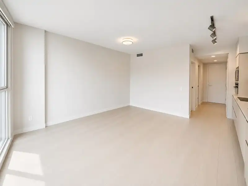 620 180 E 2ND AVENUE - photo 2 of 22