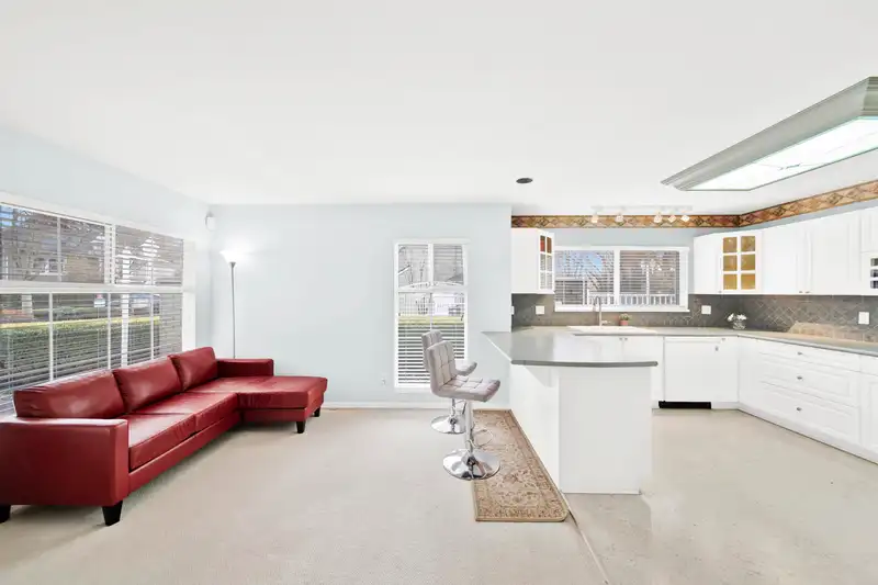54 8428 VENTURE WAY - photo 4 of 32