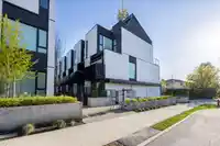 24 94 W KING EDWARD AVENUE - thumbnail 9