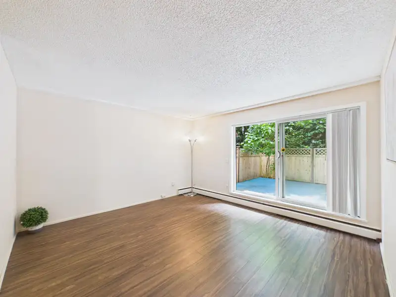 116 7240 LINDSAY ROAD - photo 2 of 14