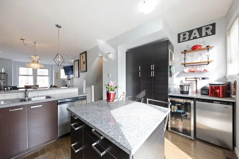 96 18777 68A AVENUE - photo 3 of 30