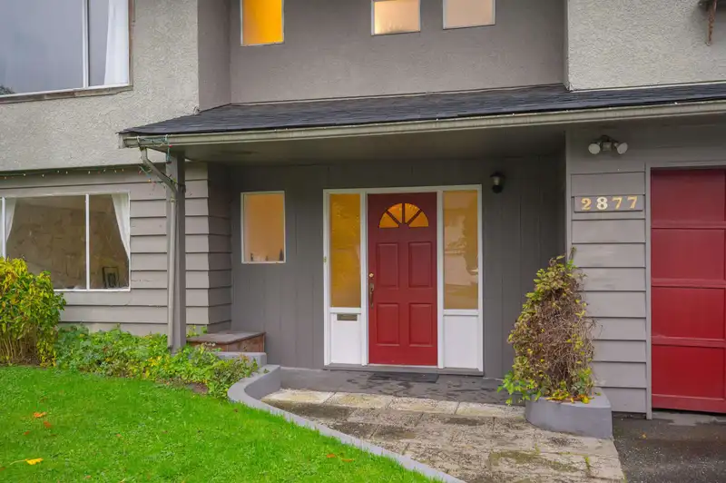 2877 270B STREET - photo 4 of 40