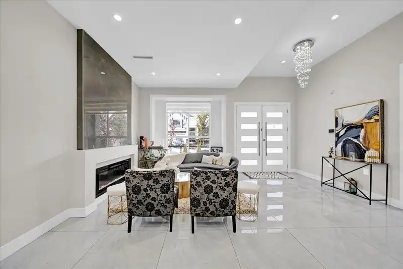 5932 139A STREET - photo 3 of 39