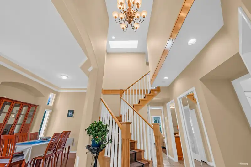 15438 112 AVENUE - photo 3 of 40