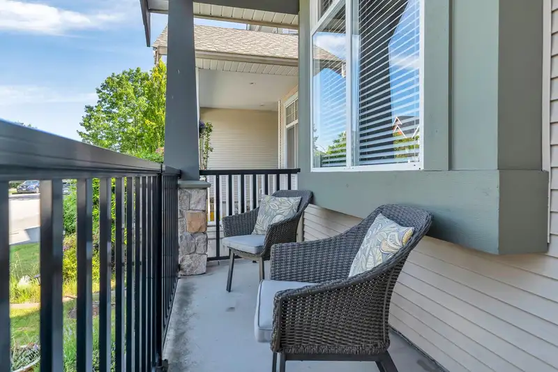 7286 196 STREET - photo 4 of 40