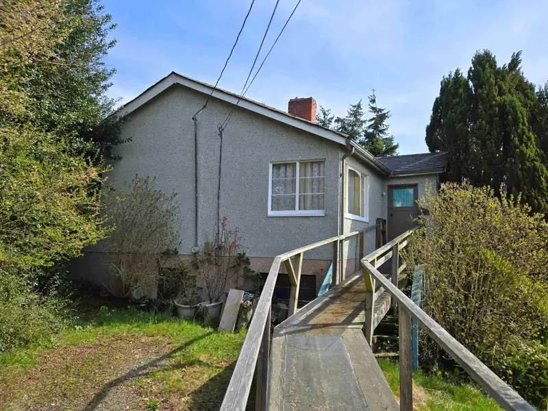 547 N FLETCHER ROAD - photo 3 of 24