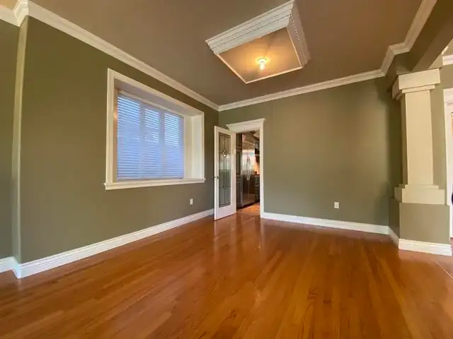 467 W KINGS ROAD - photo 4 of 32