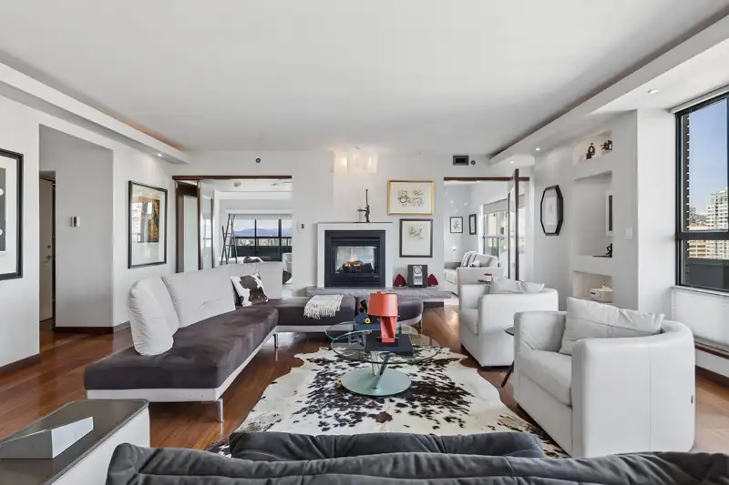 2301 909 BURRARD STREET - photo 3 of 37