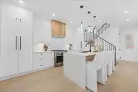 1 2846 W 12TH AVENUE - thumbnail 2