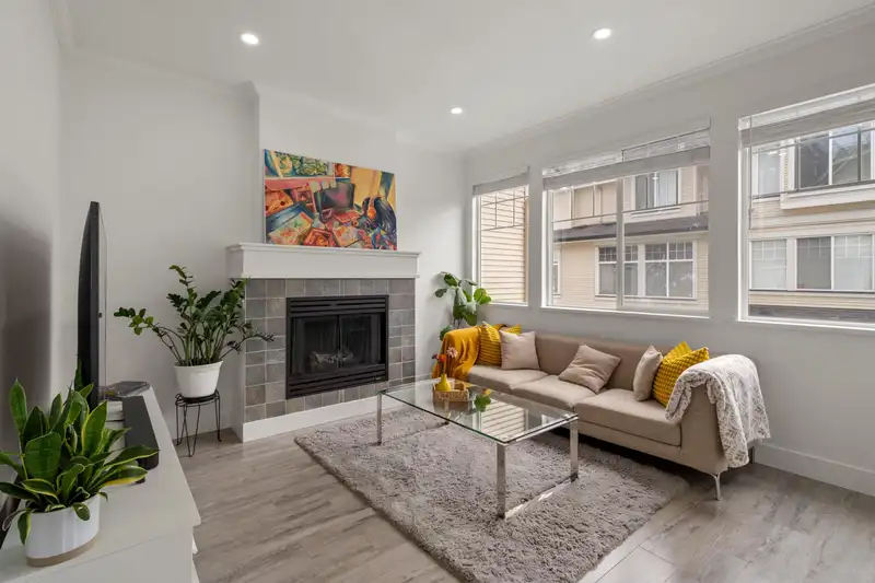 48 8383 159 STREET - photo 4 of 36