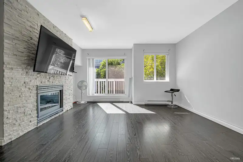 79 7831 GARDEN CITY ROAD - photo 1 of 31