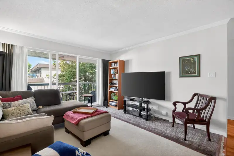 202 1331 FIR STREET - photo 4 of 26