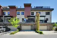 9 8567 204 STREET - thumbnail 1