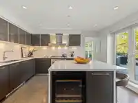 215 1961 COLLINGWOOD STREET - thumbnail 13