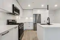 601 8353 200A STREET - thumbnail 8