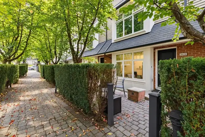 3822 WELWYN STREET - photo 1 of 32