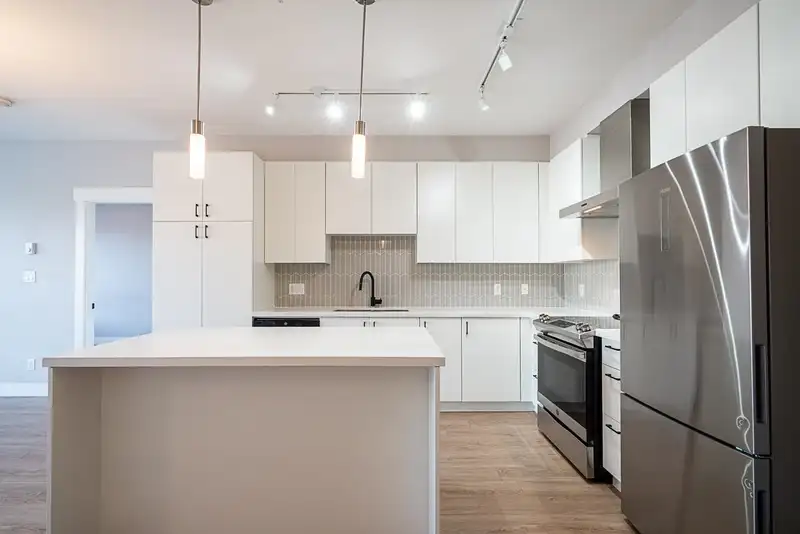 A310 20838 78B AVENUE - photo 4 of 40