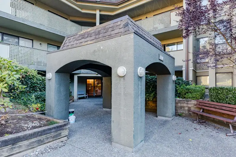 310 1210 PACIFIC STREET - photo 3 of 29