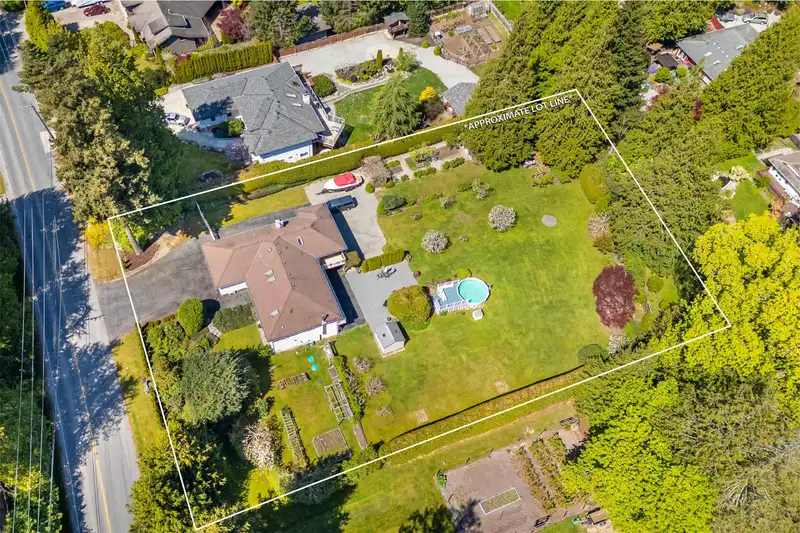 7904 REDROOFFS ROAD - photo 2 of 40