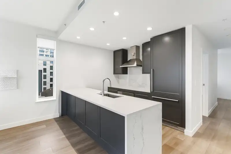 403 5733 ALBERTA STREET - photo 3 of 27